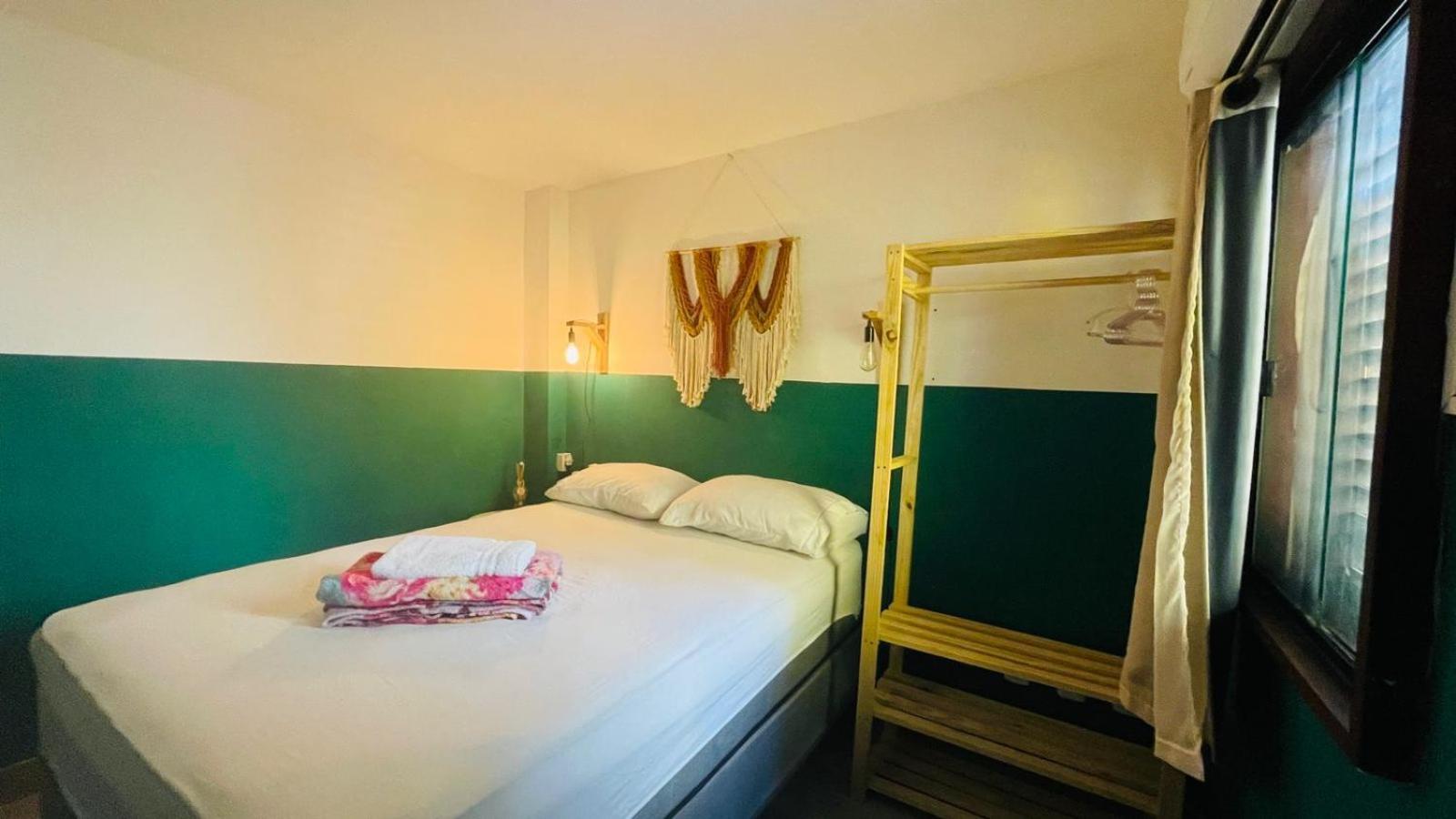 Sunflower Hostal *